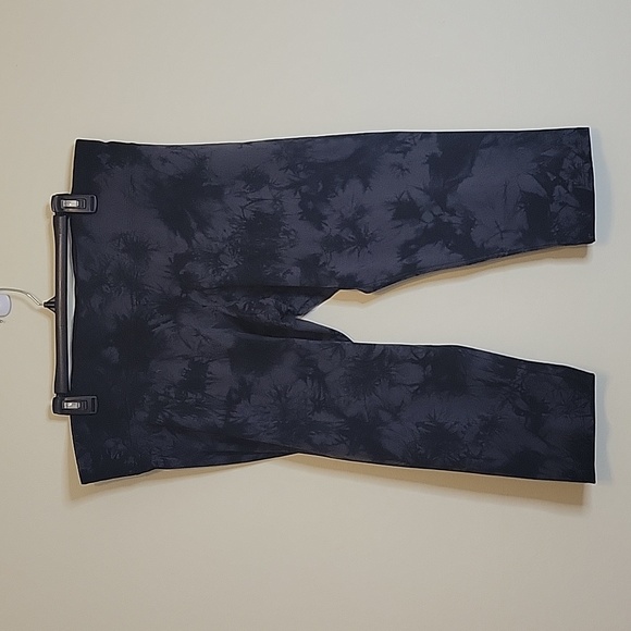 Calvin Kleing workout capri pant - Picture 1 of 5